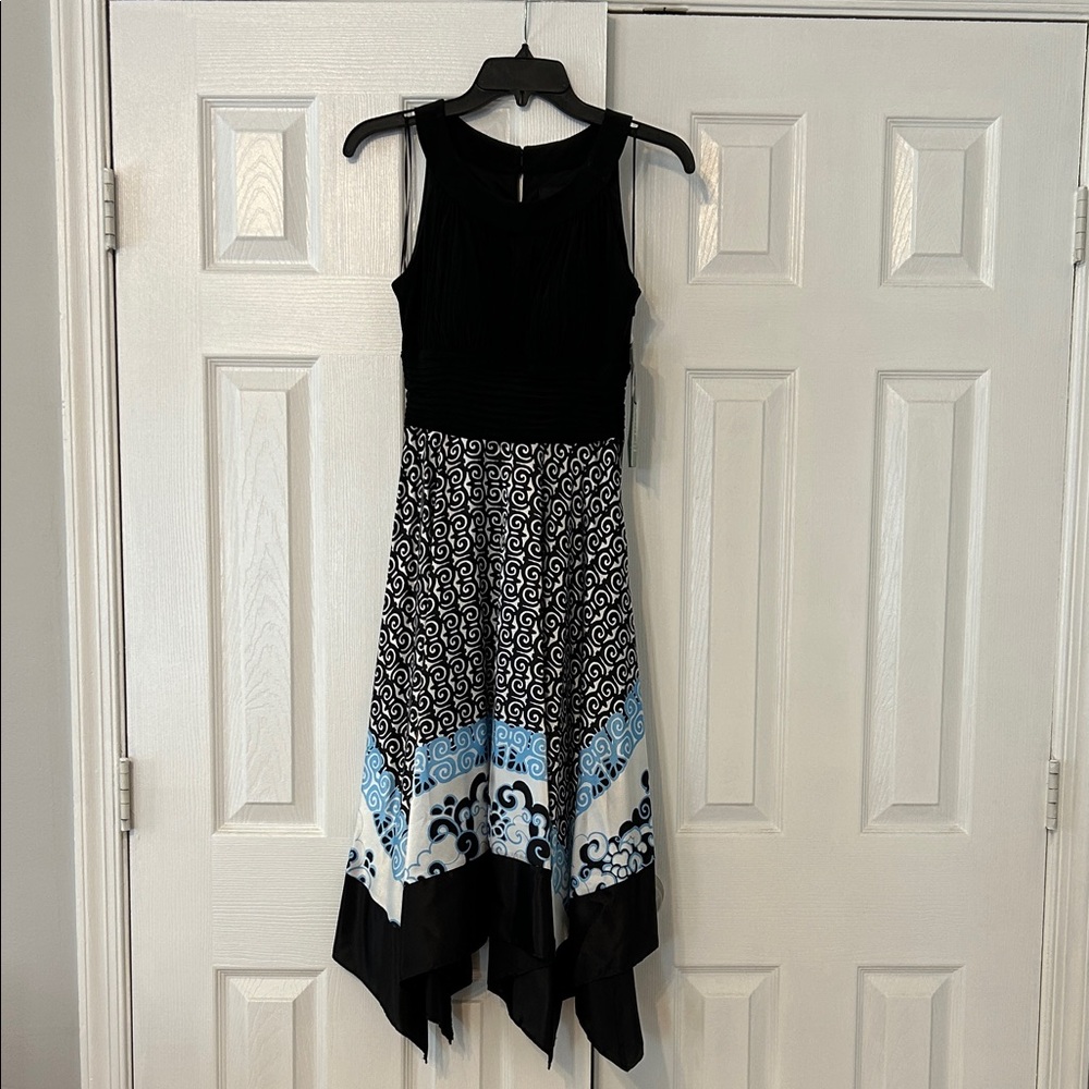 Elegant Black and Blue Patterned Dress